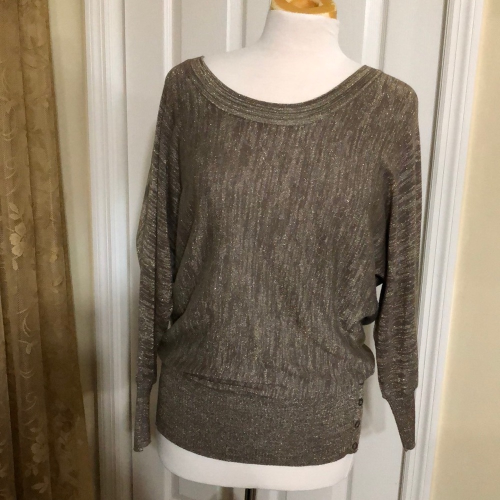 APT 9 Dressy sweater size Medium